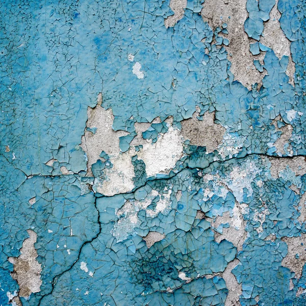 boyalı duvarlar ve zaman zaman kırık var boya