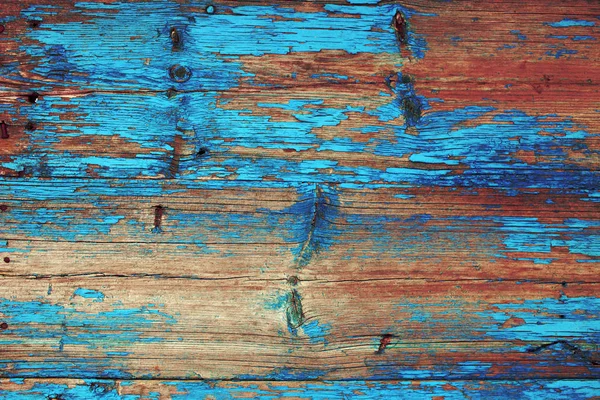 kurulların doğal ahşap boya ile boyanmış ve zaman ve aşınma nedeniyle yaşlı