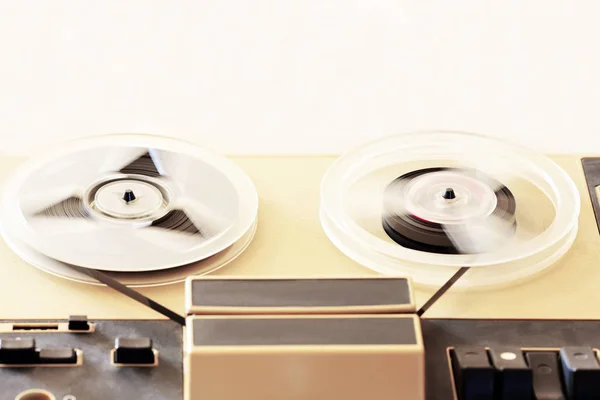 Old Bobbin Tape Recorder Magnetic Tape Wooden Case — Stock Photo, Image