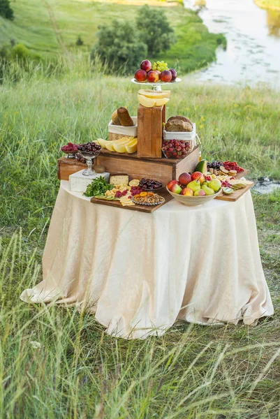 Cheese Fruits Beautifully Vintage Decorated Table — Stock Photo, Image