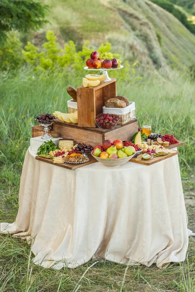Cheese Fruits Beautifully Vintage Decorated Table — Stock Photo, Image