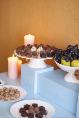 Düğün için tatlı masası.