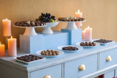 Düğün için tatlı masası.