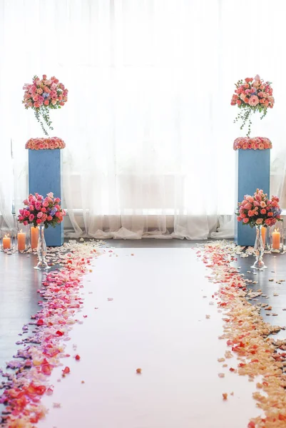 Beaux Éléments Décoration Cérémonie Mariage Avec Arc Design Floral Fleurs — Photo