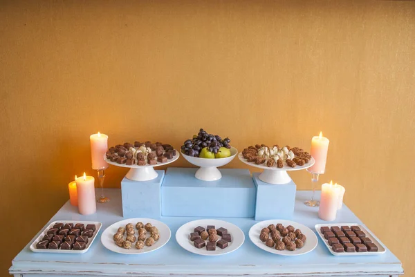 Desserttafel Voor Een Huwelijksfeest — Stockfoto