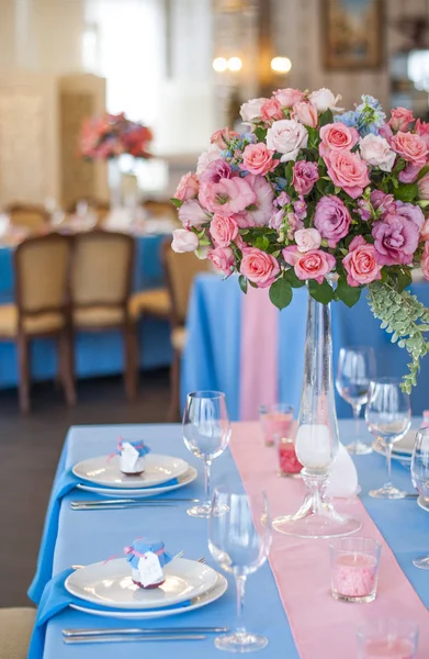행사 파티나 결혼식 피로연을 위한 탁자. 로열티 프리 스톡 사진