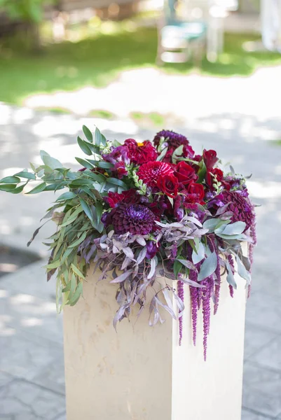 Decoración de flores para la ceremonia de boda — Foto de Stock