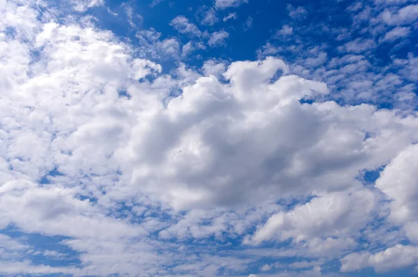 Céu Azul Com Nuvens Fundo — Fotografia de Stock