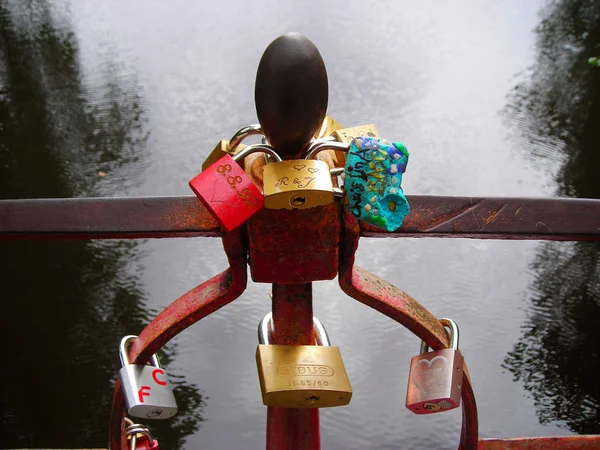 Charlottenburg Padlocks left by lovers — Stock Photo, Image