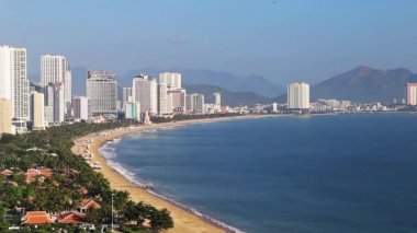 Nha Trang şehri üzerindeki hava manzarası, Vietnam çatıdan alındı, çok geniş bir açıdan.