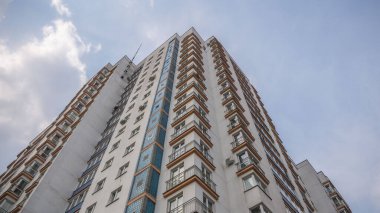 gözlüklerdeki ön cephe yansıması