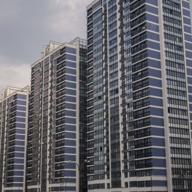 gözlüklerdeki ön cephe yansıması