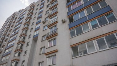 gözlüklerdeki ön cephe yansıması