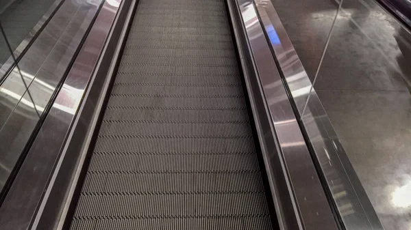 Rolltreppe Modernen Gebäuden Impliziert Futuristischen Stil — Stockfoto