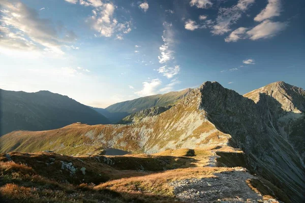 Karpaten bij zonsopgang — Stockfoto