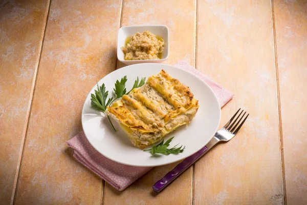 Lasagne met artisjok saus — Stockfoto