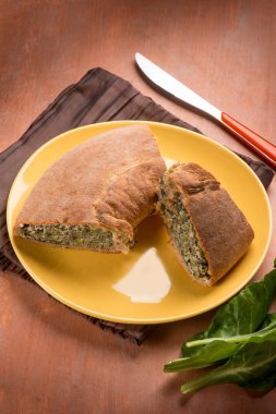 ricotta peyniri ve sebze ile pasta