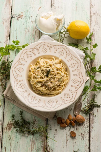 Spaghetti Burrata Mozzarella Herbs Almonds — Stock Photo, Image