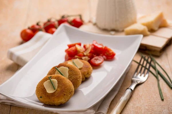 Vegetarian Ricotta Cheese Hamburger Tomatoes Salad — Stock Photo, Image