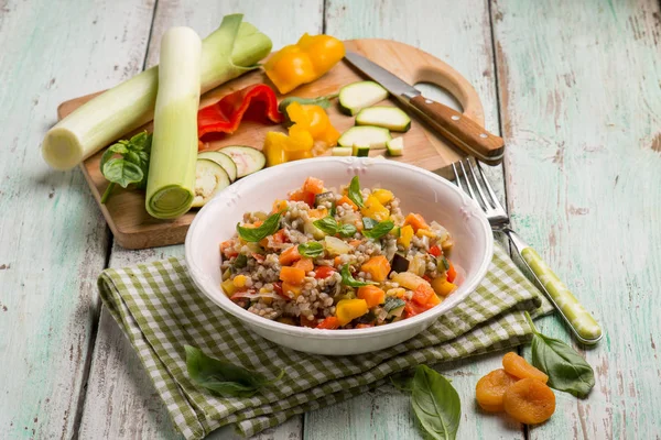 Mixed Spelt Salad Mixed Vegetables Dried Apricot — Stock Photo, Image