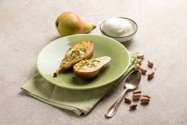Oven Pears Mozzarella Pistachio — Stock Photo, Image