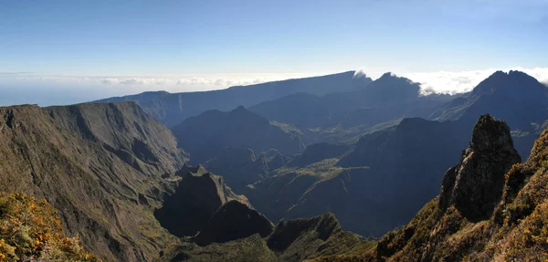 Stora Visa av Silaos Cirque av Reunion Island i morgon lig — Stockfoto