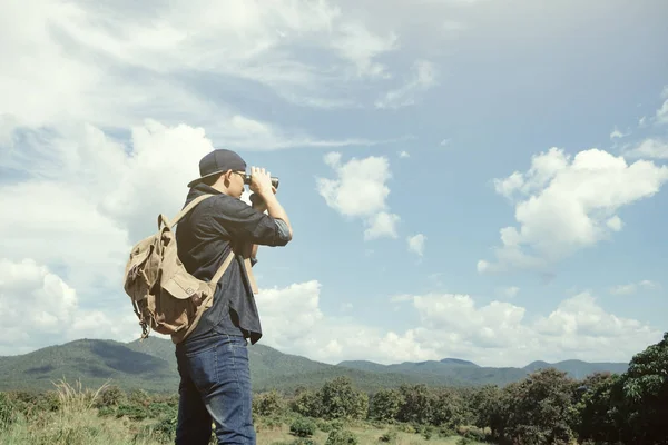 Férias de verão e conceito de caminhada de estilo de vida — Fotografia de Stock