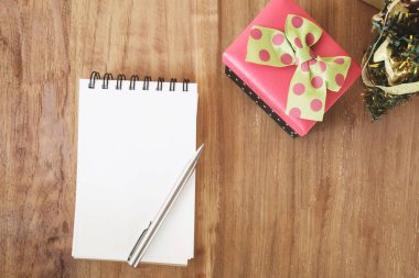 Kış Noel ve mutlu yeni yıl veya mutlu doğum günü tebrik