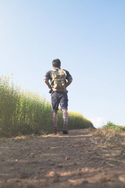 Macera ve seyahat fikir kavramı hiking yaşam tarzı dinlenmek. 