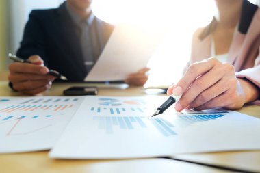 Başlangıçta iş ekip çalışması toplantı pazarlama veri analiz.