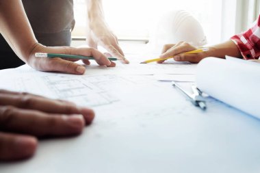 Ekip çalışması mühendis mimari proje için Toplantı kapalı. 