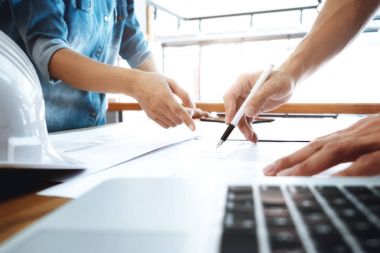 mimari proje için Toplantı mühendis. ortak çalışma