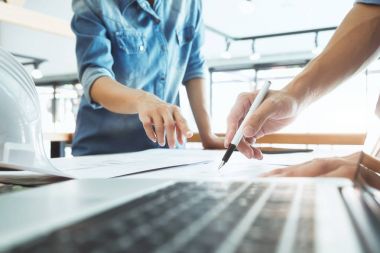 mimari proje için Toplantı mühendis. ortak çalışma