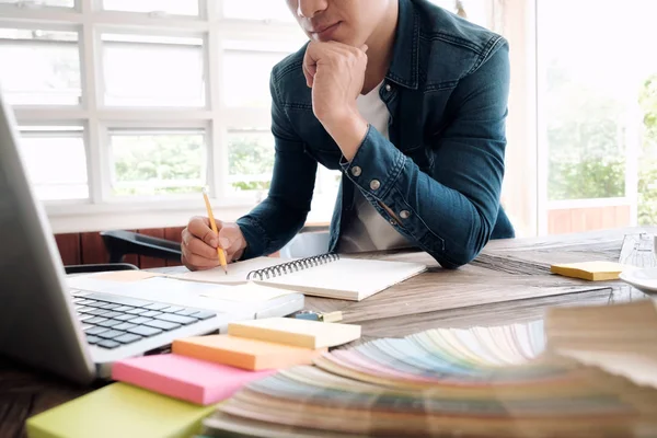 Diseño gráfico de trabajo . —  Fotos de Stock