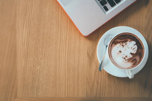 Sabah çalışma tablosunun boşaltmak.