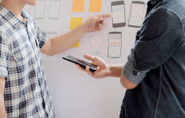 Cep telefonu için web tasarım uygulaması.