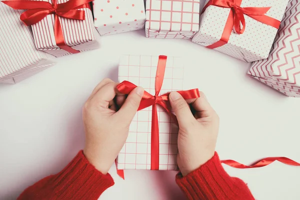 Navidad, cumpleaños, año nuevo cajas de regalo . — Foto de Stock