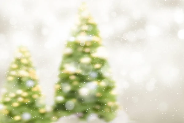 抽象的な背景のボケ味の Blured クリスマス ツリー — ストック写真