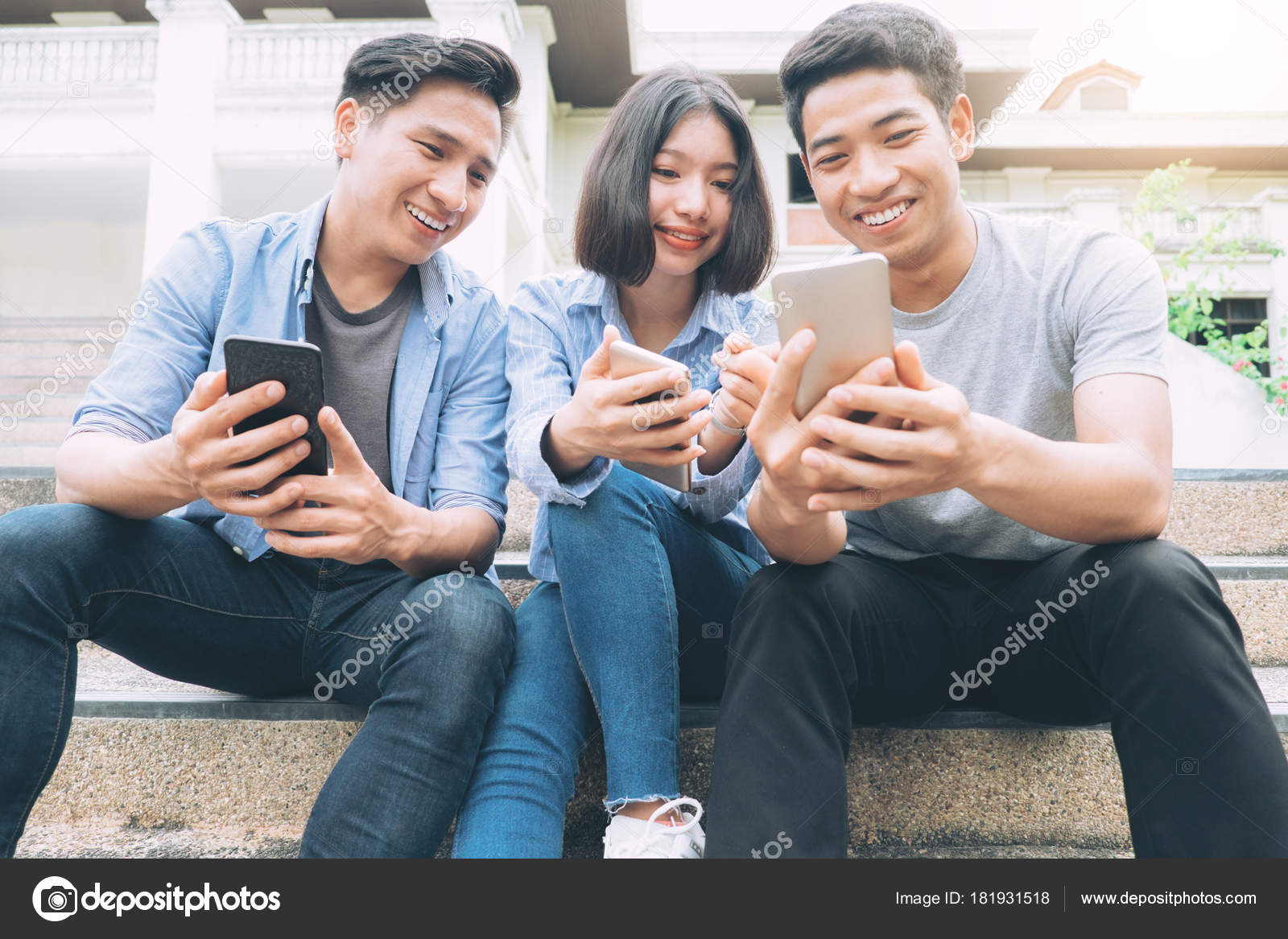 Mobile Web Cute Young Teens