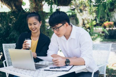 İş ekibi Online beraberlik danışmanlık süre çalışıyor.