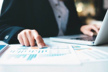 İş başlangıç yüksek performans verilerini analiz.