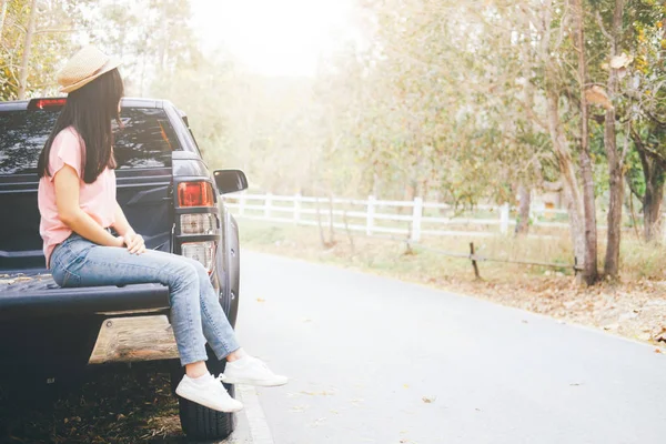 Vacaciones de verano, vacaciones, viajes, concepto de viaje por carretera . — Foto de Stock