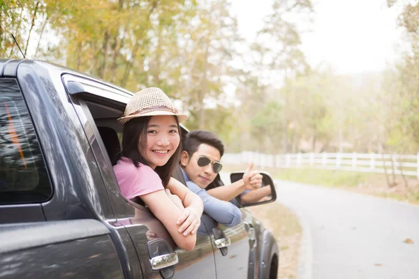 Viaje en coche y viaje por carretera . — Foto de Stock