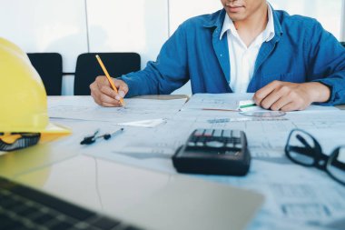 Mimar ya da ofiste çalışan