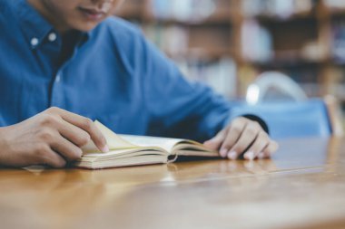 Kitap okuyordum. Eğitim, Akademik, Öğrenim Okuma ve Sınav Konsepti.