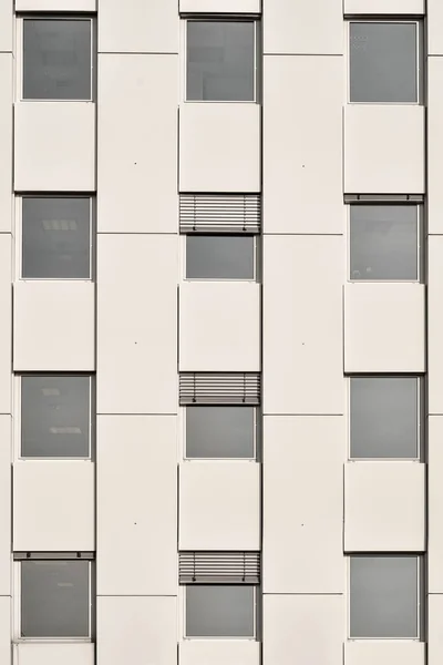 Edificio de oficinas ventanas — Foto de Stock