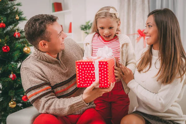 Sorpresa para hija —  Fotos de Stock