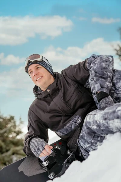 Joven felicidad Snowboarder — Foto de Stock