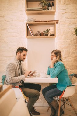 İş adamları bir Cafe