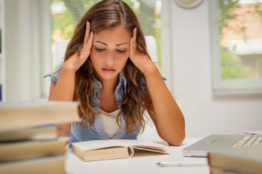 genç kız öğrenci